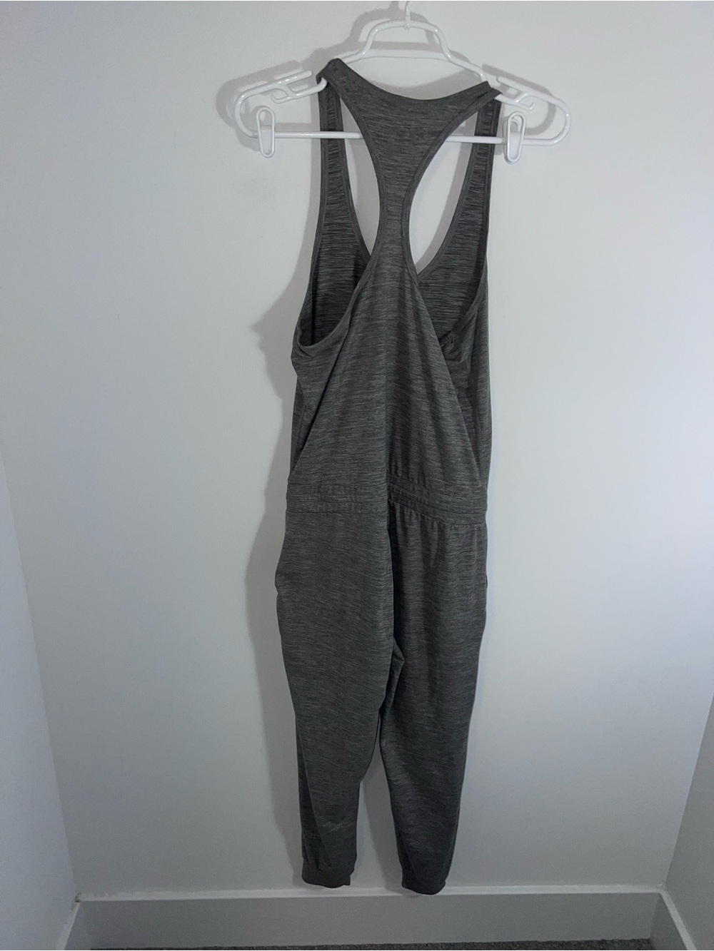 Vuori Lux Harem Jumpsuit
Sleeveless Lightweight Heather
Gray Medium xs - Picture 15 of 16